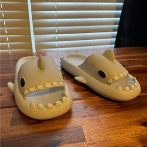 Shark foam slides (10)